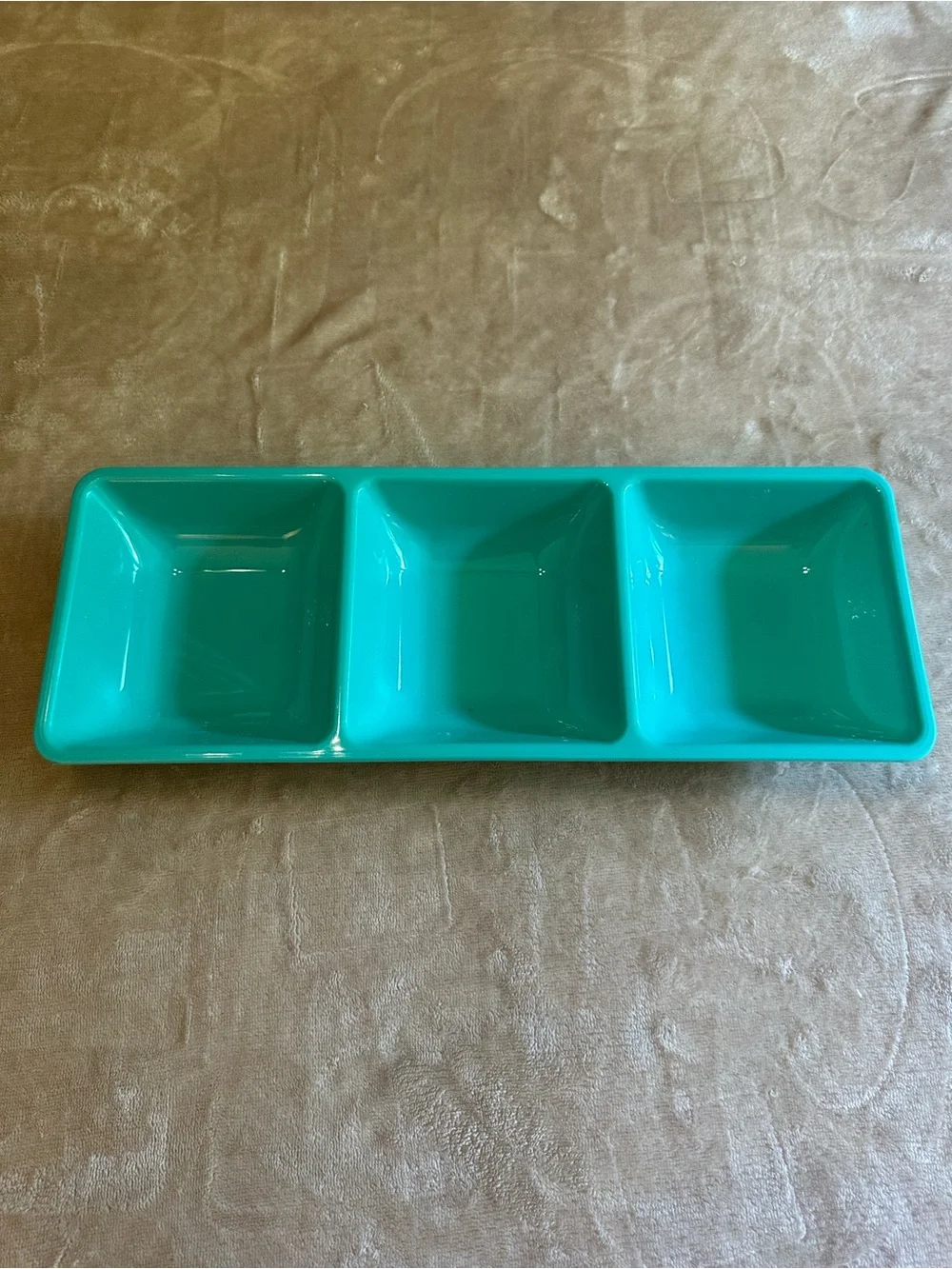 Multi-Pack Plastic Divided Serving Trays - Yellow, Teal, Light Green